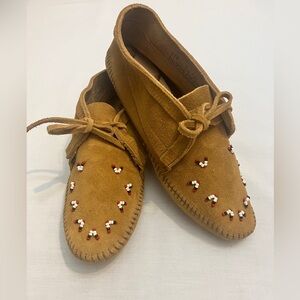 Minnetonka Beaded Moccasins Soft-sole Suede Beaded Booties Women Sz 9 VTG Native
